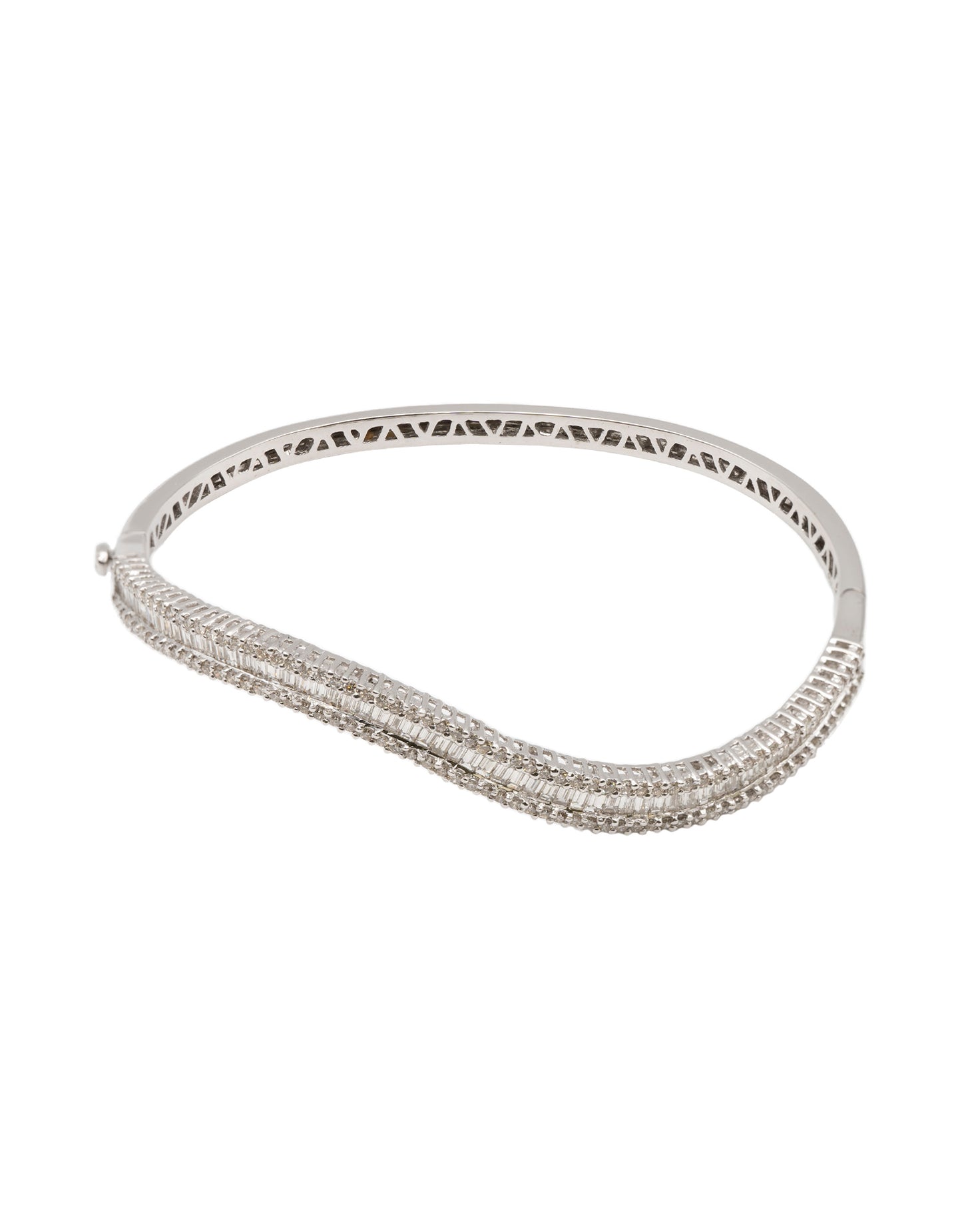 Wave Diamond Bangle 4CT 18K White Gold