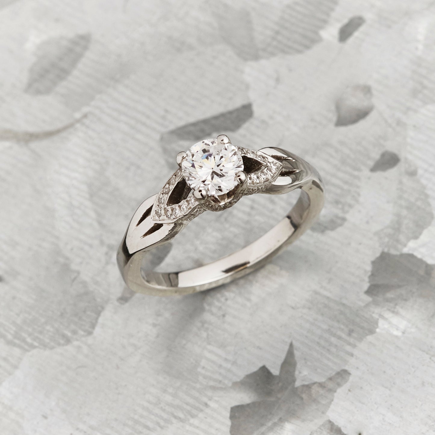 Brilliant Round Diamond Ring With Split Shank
